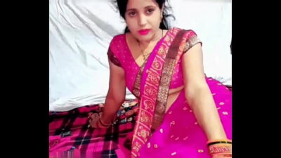 देवर जी अपने दोस्त को समजा लेना उसने मुजे ज़बर्दस्ती से पकड लिया मेरी chut चाटने लगा। ।हिन्दी साफ ऑडियो में