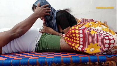 देसी सेक्सि बहन ने भाई का लंड चुसा