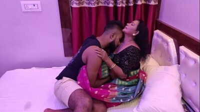 Indian call girl aunty