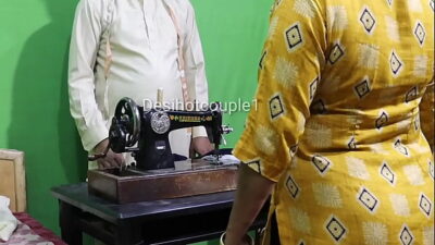 indian tailor fuck with indian bhabhi for free stitching