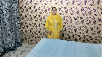 Most Beautiful Pakistani Muslim Girl Orgasm with Cucumber