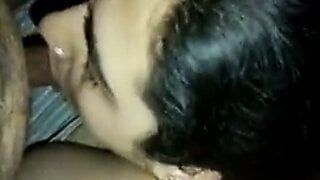 Pakistani aunty sucking