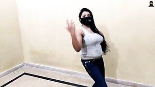 ASAN KUNDI NI KHOLN SABA SEXY PAKI DANCE
