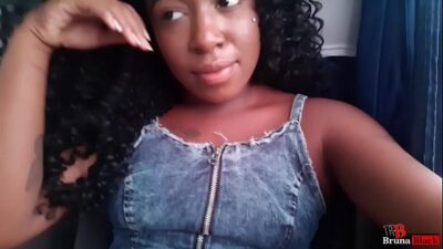 Estava brincando no ônibus de viagem – Bruna Black