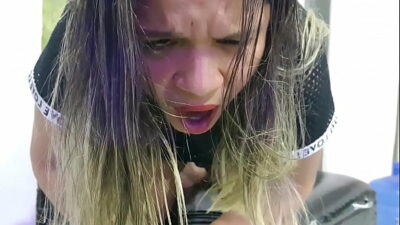 Fumando gostoso !!! O cigarro me exita muito fico toda molhada com a buceta latejando