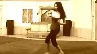 Hot Northindian Actress Nippleslip while expose her Boobs