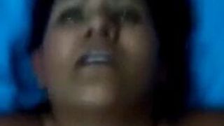 Hot Pakistani Desi Wife