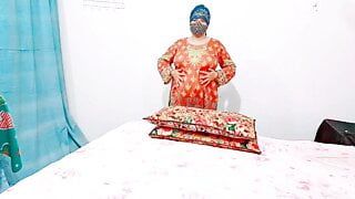 Indian Desi Aunty Masturbation With Fingering