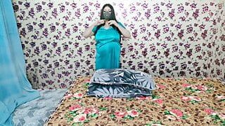 Indian Sexy Big Boobs Aunty Masturbating