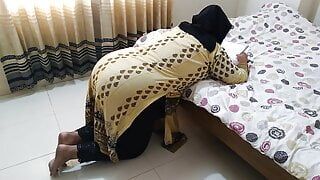 Kitab Padhte Samay Choti Bhai ne Badi Bahan ki  Gund Mari – Hindi Clear Audio (Indian Family Sex)