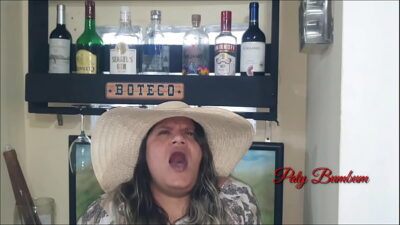 Minha esposa tem um problema sério !!! Não olhe porque meu sobrinho está no meio . Paty Bumbum – Brinquedo Ator  –  El Toro De Oro