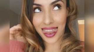 Muj Desi Slut (leave dirty comments)