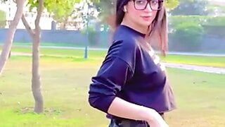Pakistani tiktoker ki gaand