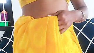 Swetha tamil wife saree undress