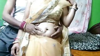 Tamil bhabhi fucked her husband big cock and her cremie tight pussy