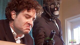 Threesome sex with double penetration and abundant splashing