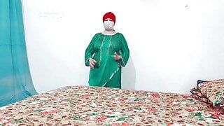 Beautiful Amateur Milf Mastrubation to Orgasm with Dildo