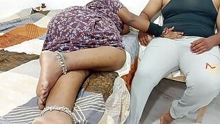 A Tamil wife Seduces her devar and made a hot session on bed