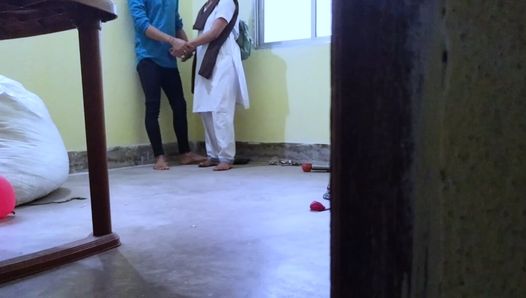 College student and teacher ne college ki store room me bindass chudai karte time kisine video bana di
