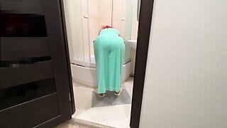 Milf saw that she was being watched and undressed when she wanted anal sex
